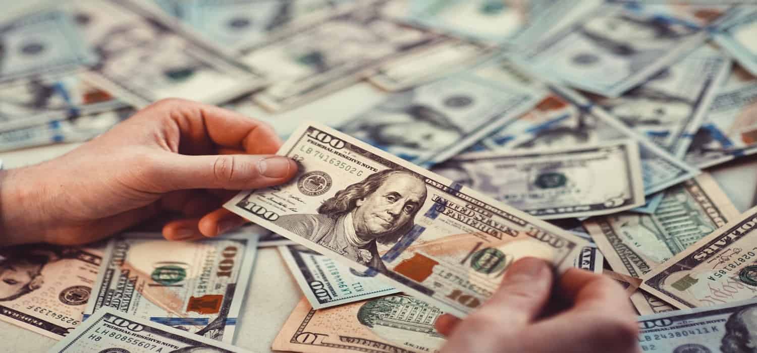 ارتفاع تحويلات المصريين بالخارج بنسبة 73.8% على أساس سنوي في مايو
